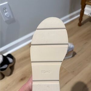 Toms Beige Sole Sandals